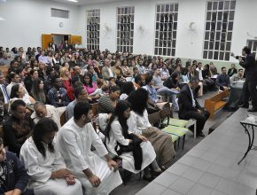 Evangelismo em Hortolândia batiza e reaviva os membros