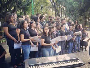 Jovens realizam cantata em parque de Juiz de Fora