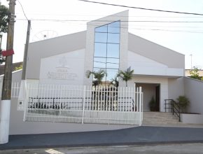 Fiéis da APaC recebem novos templos