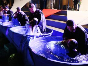 Batismos marcam a passagem da Caravana Novo Tempo pelo Norte e Noroeste de MG 