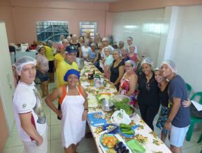 Cerca de 35 pessoas participaram do curso de culinária.
