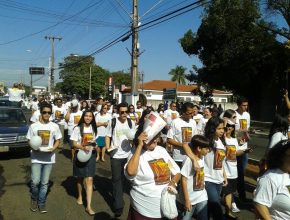 Cidades do oeste paulista denunciam a violência com passeatas