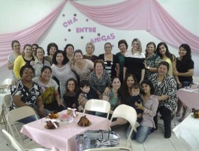 11 mulheres aceitam estudar a Bíblia após chá evangelístico em Porto Alegre