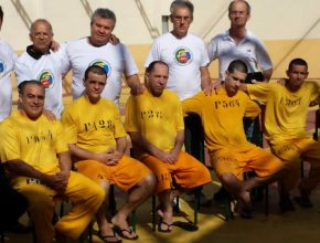 Membros realizam todo sábado cultos para 320 detentos em Itajaí