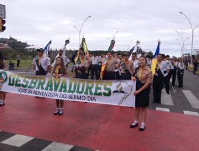 Desbravadores de Porto Alegre se unem para homenagear a Pátria no desfile de 7 de setembro