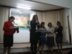 Logo após o batismo, Divana e mais três mulheres foram investidas para ser uma Mensageira da Esperança