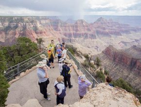 Educadores aprendem sobre o dilúvio bíblico em visita ao Grand Canyon