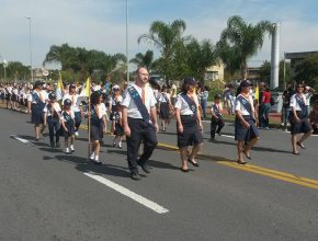 Cerca de 638 desbravadores e aventureiros se uniram para  representar bem a Igreja Adventista o Desfile Cívico
