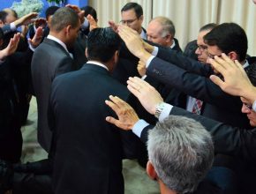Pastores do noroeste gaúcho passam por cerimônia de ordenação
