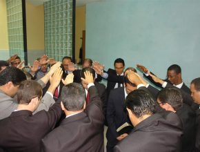 Pastores adventistas são ordenados em Pernambuco