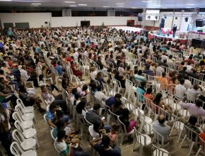 Fim de semana de louvor e adoração consagra Araguaína para Cristo