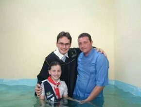 Arilton batizou-se junto com sua filha no dia 22 de novembro.
