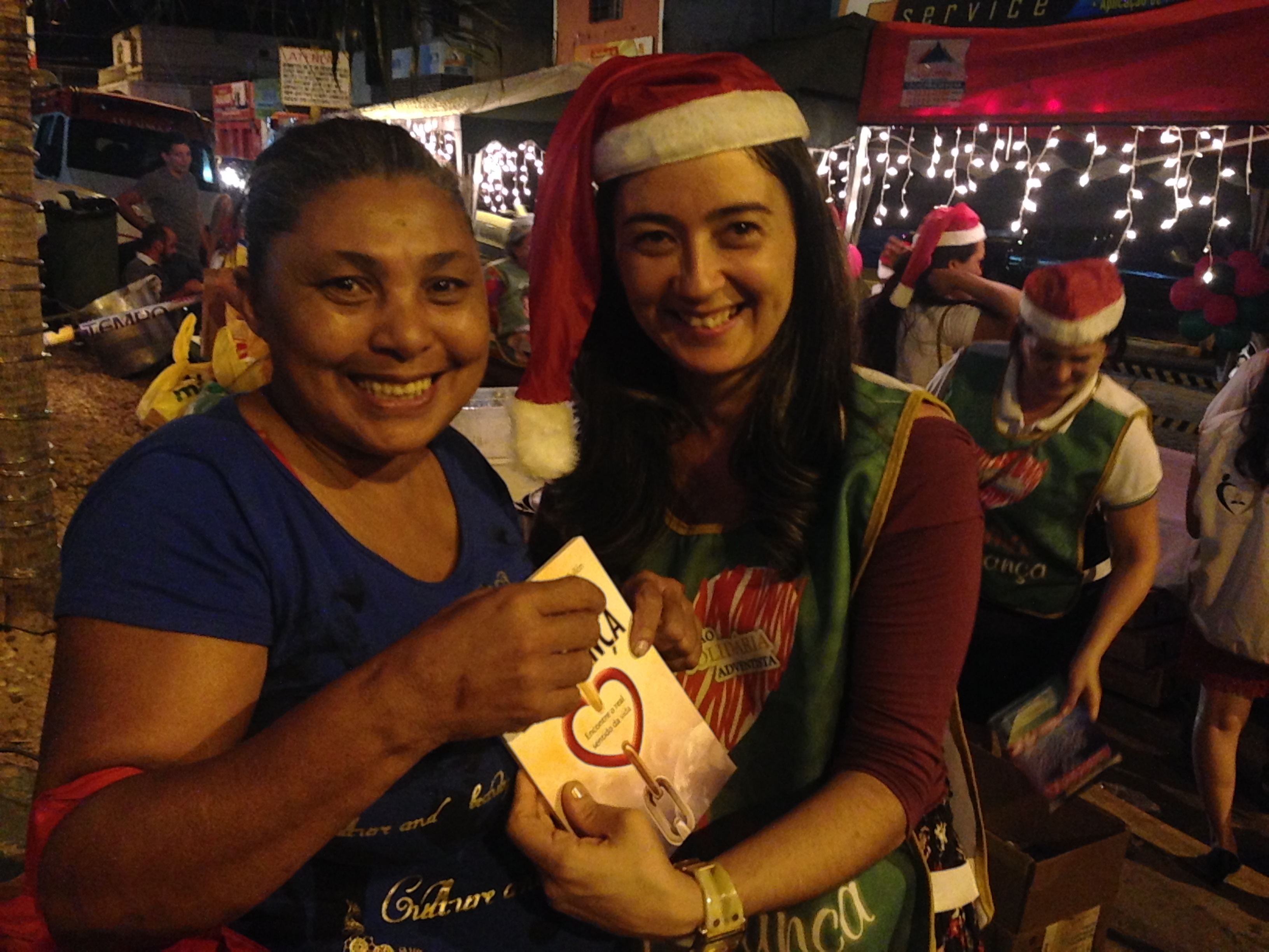 Ceia-de-Natal-Solidaria-alegra-noite-de-centenas-de-pessoas6