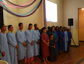 21 pessoas são batizadas em Capitão Enéas