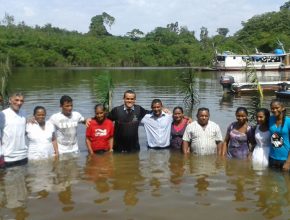 Evangelismo voluntário leva esperança a comunidade no Amazonas