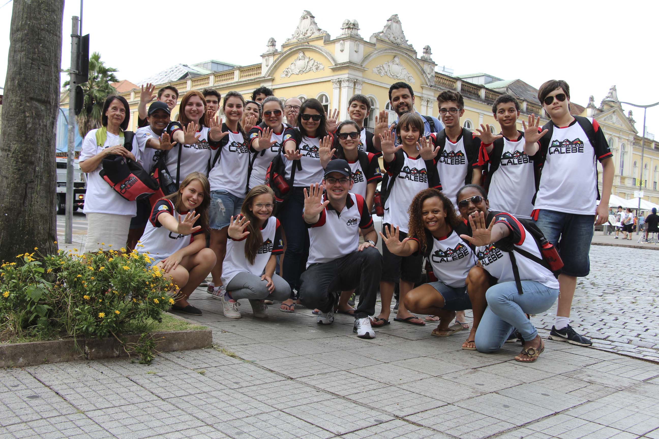 Jovens dedicam duas semanas das férias para trabalho voluntário em ...
