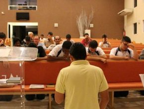 Estudantes e servidores do Iaesc participam dos 10 dias de oração
