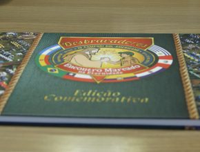 Clubes recebem álbum comemorativo do IV Campori Sul-Americano