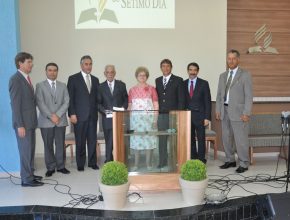 Grupo responsável pela implantação da nova igreja na cidade