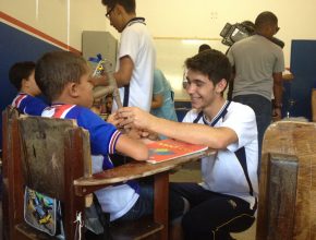 Telejornal-brasileiro-destaca-aulas-de-musica-em-escola-adventista2