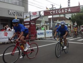 Ciclistas representam o Centro de Vida Saudável em prova estadual