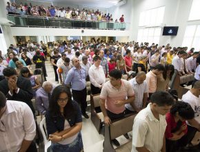 Igreja Adventista da Aldeota é preenchida por 700 diretores de classes bíblicas