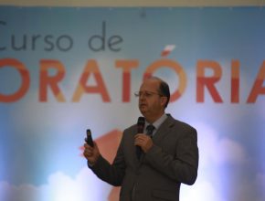 Adventistas no Sul do Paraná aprendem a falar em público