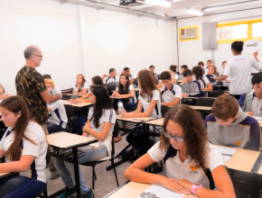 Aulas preparam estudantes catarinenses para vestibulares e Enem, em Santa Catarina