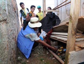 Desbravadores e Aventureiros de Curitiba participam de mutirão contra dengue