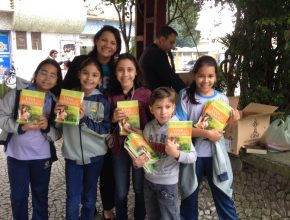 Colégio Adventista espalha mensagem de saúde em Paranaguá-PR