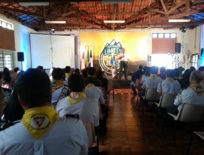 400 líderes de Clubes de Desbravadores participam de acampamento