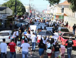 Igreja promove passeata contra a violência em Várzea Grande