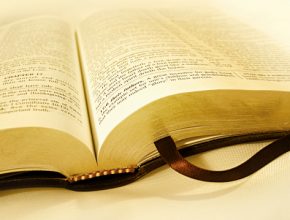 Artigo: A Importância da Bíblia nas Escolas
