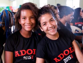 Adolescentes participam de congresso em forma de gincana