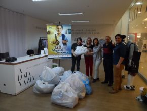 Escola Adventista de Pelotas-RS firma parceria com shopping em campanha de doação de roupas