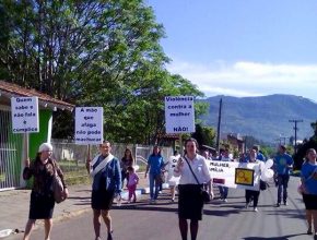 Passeata da campanha Quebrando o Silêncio mobiliza município de Nova Hartz -RS