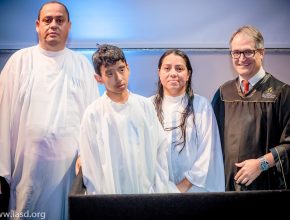 Ex-pastor evangélico é batizado durante série de conferências em Porto Alegre