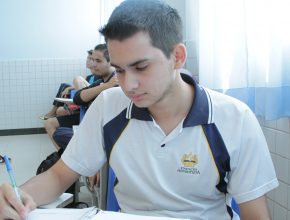 Aluno da Escola Adventista é selecionado para o Parlamento Jovem Brasileiro 2015