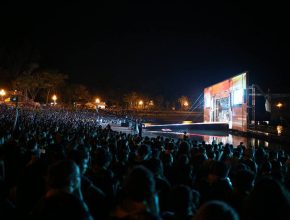 Milhares de jovens acampam no Paraná e fazem projetos comunitários