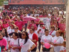 Combate ao câncer de mama é tema de passeata no oeste do Rio Grande do Sul