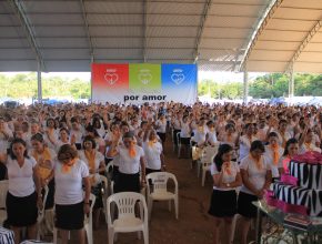 Final de semana reúne 1500 mulheres em encontro