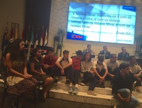 Jovens sugerem aos líderes adventistas como tornar igreja mais relevante