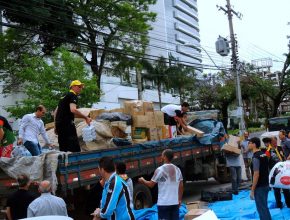 Unasp envia caminhão com doações do Mutirão de Natal às vítimas de enchentes do RS