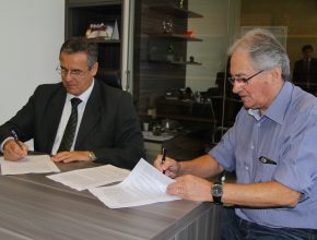 Contrato de parceria foi assinado nesta quinta-feira (12)