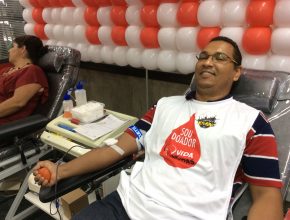 Jovens adventistas doam sangue no Dia Nacional do Doador Voluntário