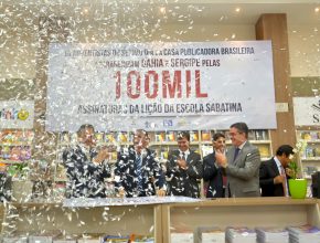 Bahia e Sergipe celebram 100 mil assinaturas da lição da Escola Sabatina