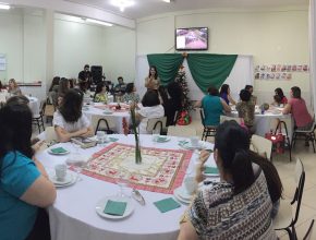 Mulheres de Gravataí-RS se envolvem em chá evangelístico