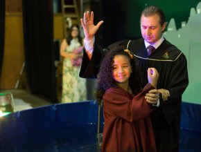 Emily, aluna do colégio de Araçariguama decidiu entregar sua vida a Deus depois de ter conhecido a Escola Adventista.