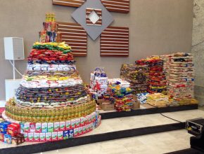 Mutirão de Natal arrecada 144 toneladas de alimentos no centro do PR