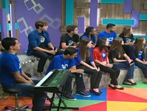 Coral de internato adventista participa de programas de TV e rádio